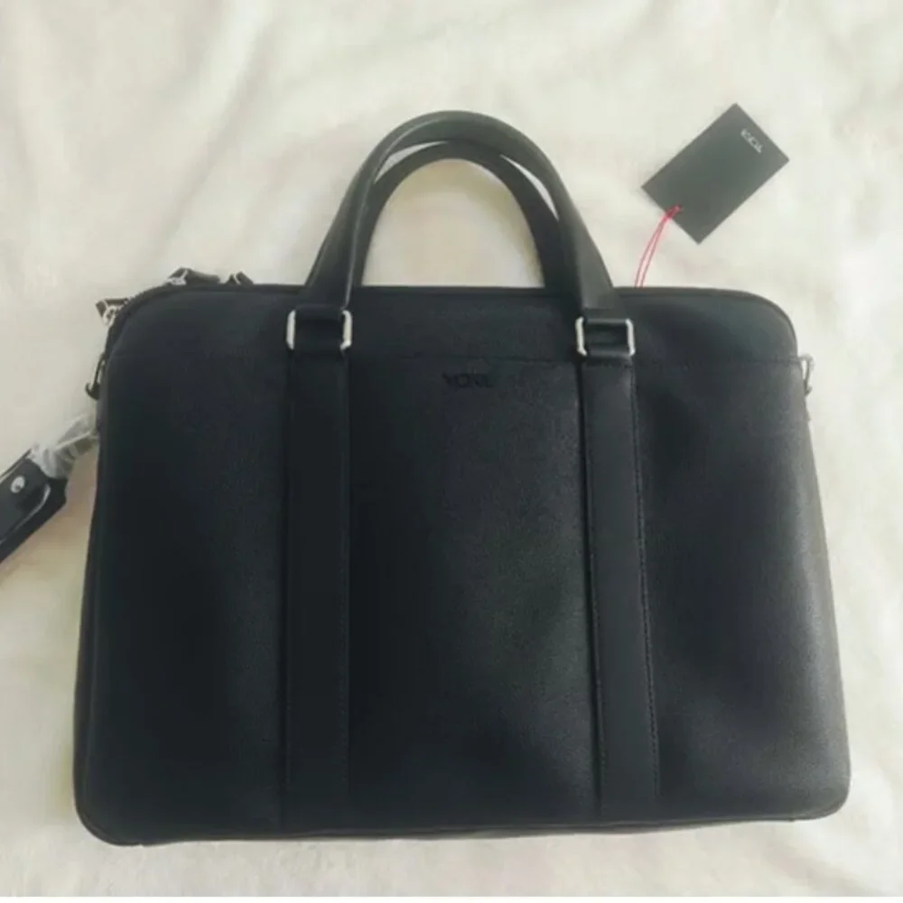 NWT Tumi Leather Thornberry Triple Compartment Brief 15" screens - Picture 2 of 8